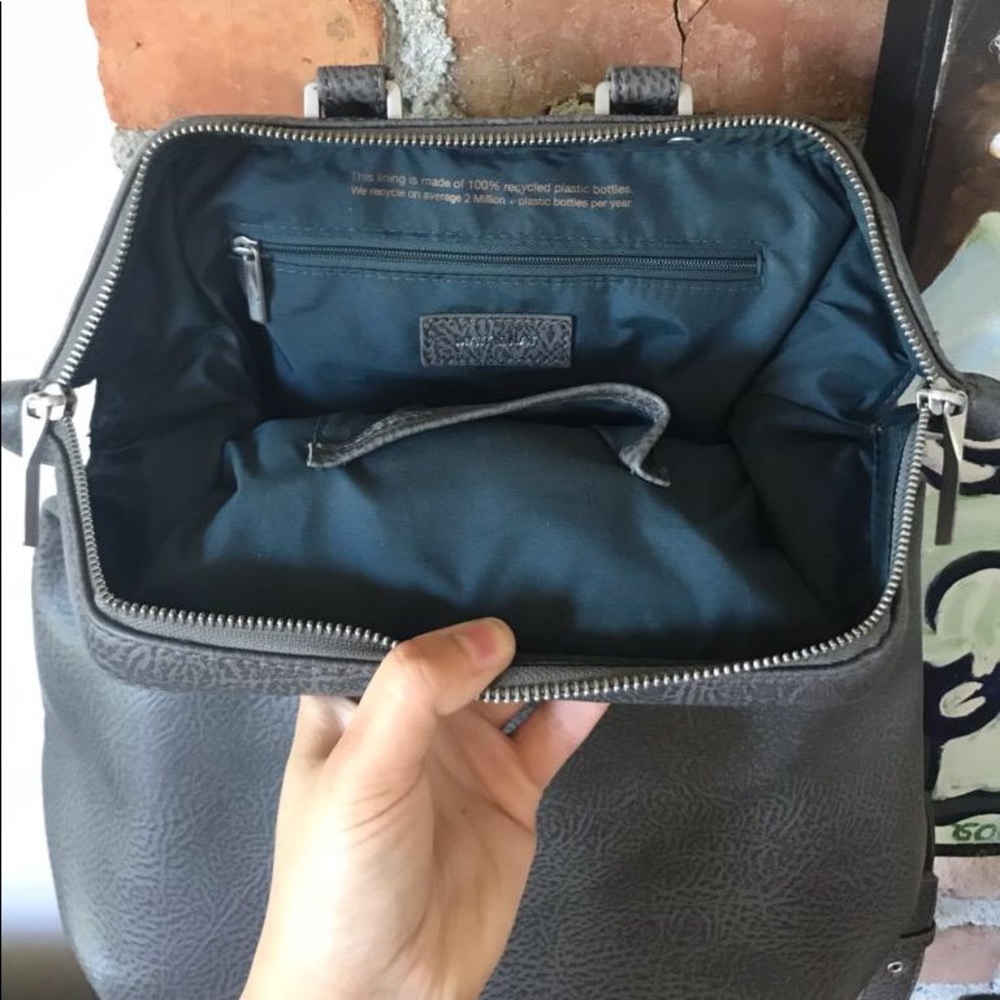 Matt & Nat Backpack - Picture 8 of 8